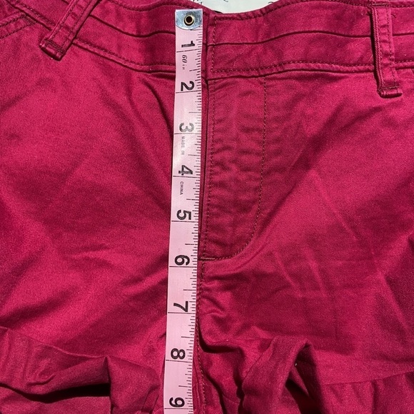 Abercrombie & Fitch Women’s Burgundy Low Rise Shorts 2/26W - Picture 3 of 7